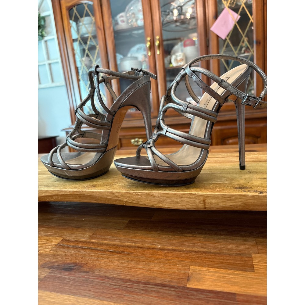 BCBGMAXAZRIA Farrow Heels Womens 7.5 Pewter Good Strappy Metallic Platform San